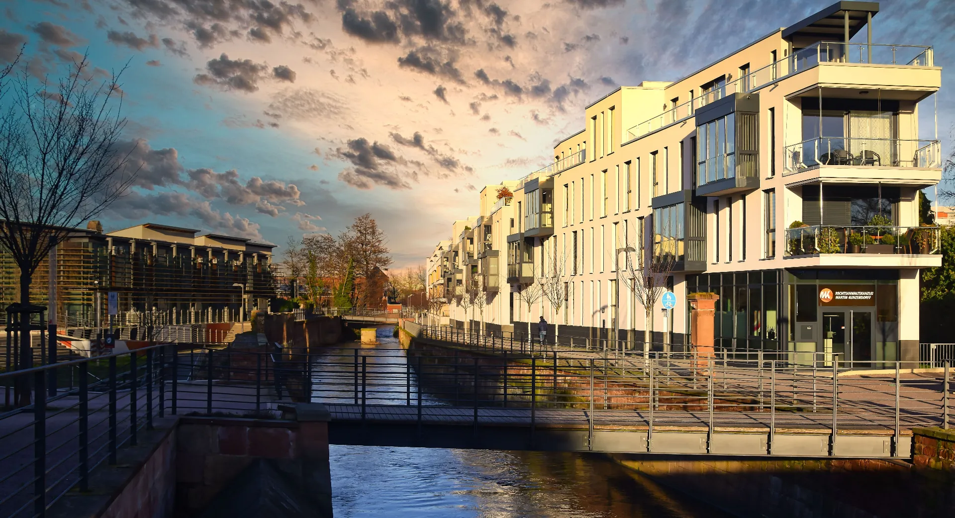 Immobilienbewertung Landau – moderne Wohnanlage in gefragter Mikrolage Moderne Neubau-Wohnanlage am Wasser in Landau in der Pfalz – Beispiel für hochwertige Immobilien in guter Mikrolage